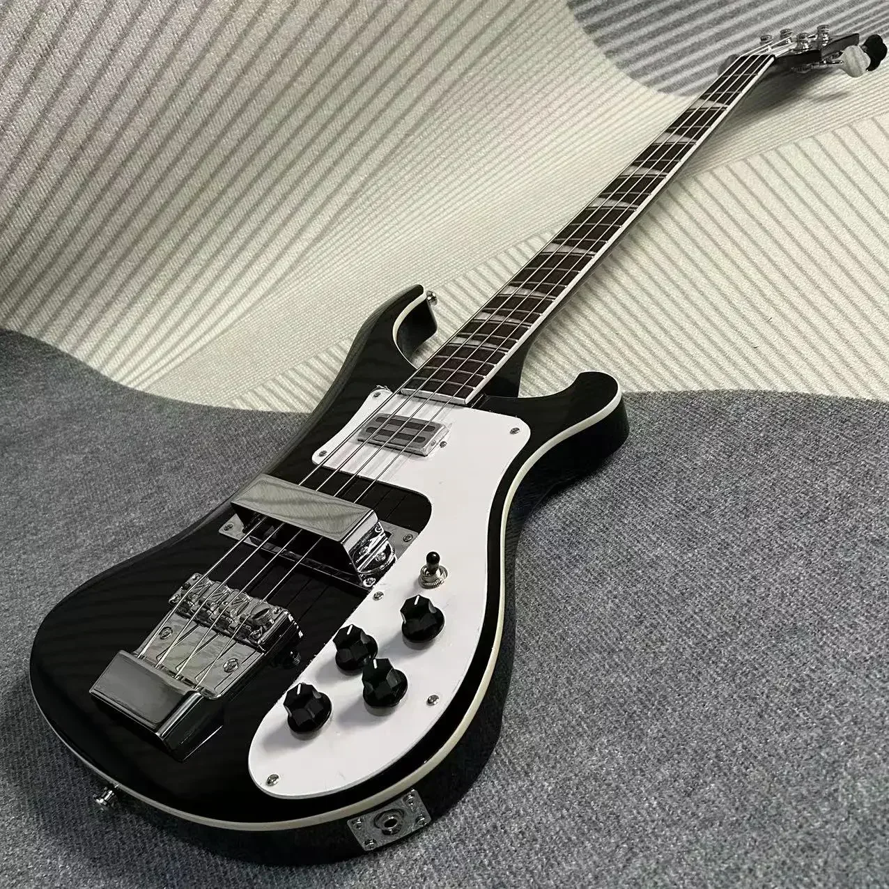 Ricken 4003 Backer Bass Electric Guitar Black Color Basswood Body Rosewood Fretboard 4 Strings Guitar viol&atilde;o Gleeson