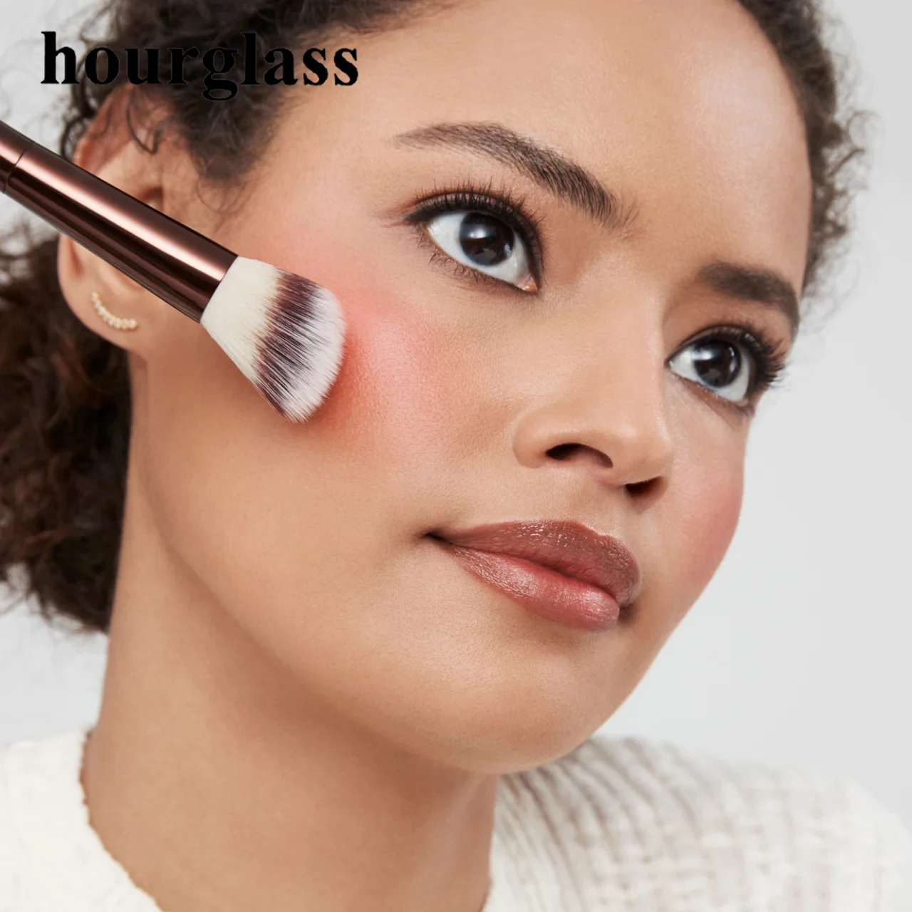 Makeup Brushes No. 15 Hourglass Blush Brush Angled Contour Blush Stippling Brush Cheeks Cream Liquid Blushes