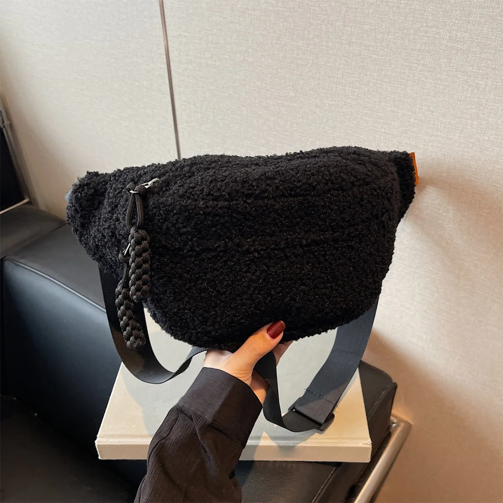 Women Fleece Sherpa Chest Bag Small Size Fanny Pack Trendy Shoulder Bag Cute Waist Pouch Sling Bum Bag Travel Crossbody Bags