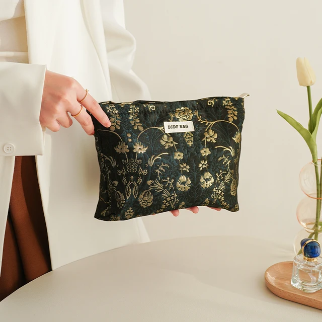 Women's Makeup Bag Noble Printed Gold Flowers Large Capacity Lipstick Air Cushion Storage Bag Portable Travel Toiletry Bag