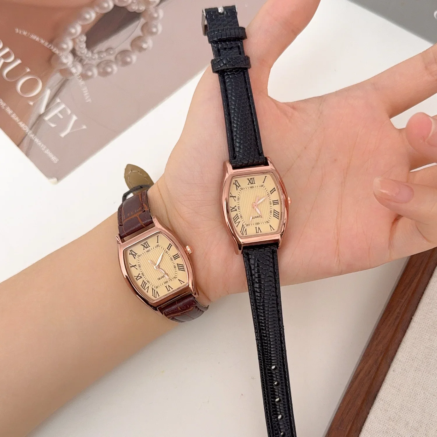 Fashion Business Watch for Women Small Ladies Wristwatches Brown Retro Vintage Leather Bracelet Watch Black Quartz Wristwatches