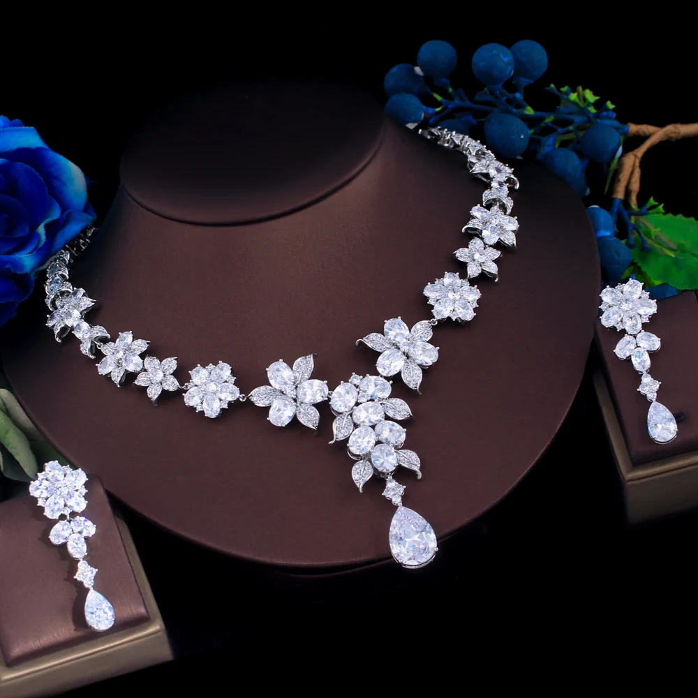 thumbnail image 2 of Buy White Pearl Pendant Necklace And Earring Set In 18 Carat Gold... 2 of 13