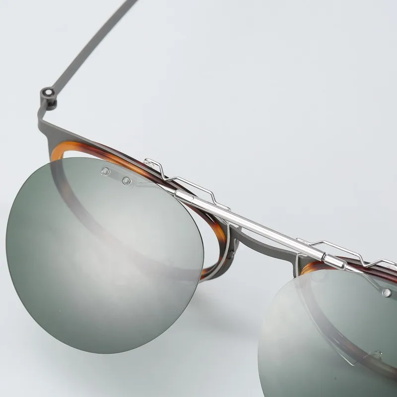 Universal Clip-On Polarized Sunglasses Holder UpFlip Driving Glasses Lightweight Trendy Sunnies Holder for Men And Women