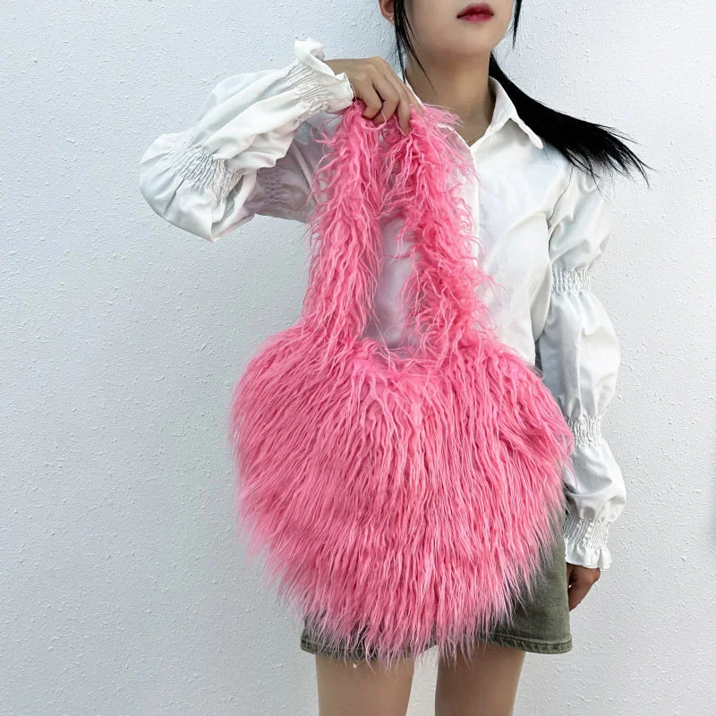 

2023 New Peach Heart Plush Bag Imitation Fur Cute Retro Handbag Fashion Korean Cool Girl Shoulder Bag Large Capacity