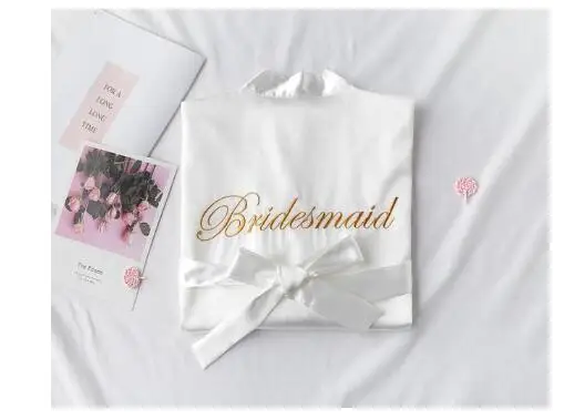 damigella d'onore bianca