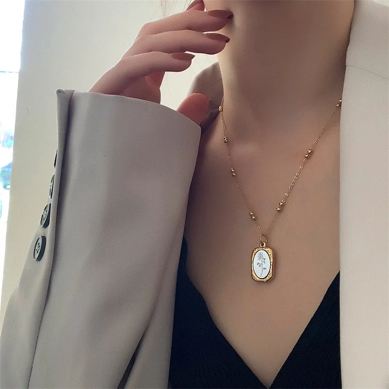 

Vintage Vintage Magic Mirror Rose Necklace Titanium Steel Gilding
