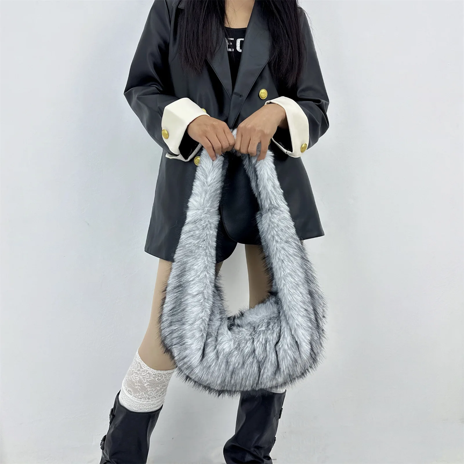 Designer Fluffy Plush Shoulder Bag Warm Faux Mongolian Fur HandBags for Women Brands Large Hobo Shopper Heart Shaped Purses