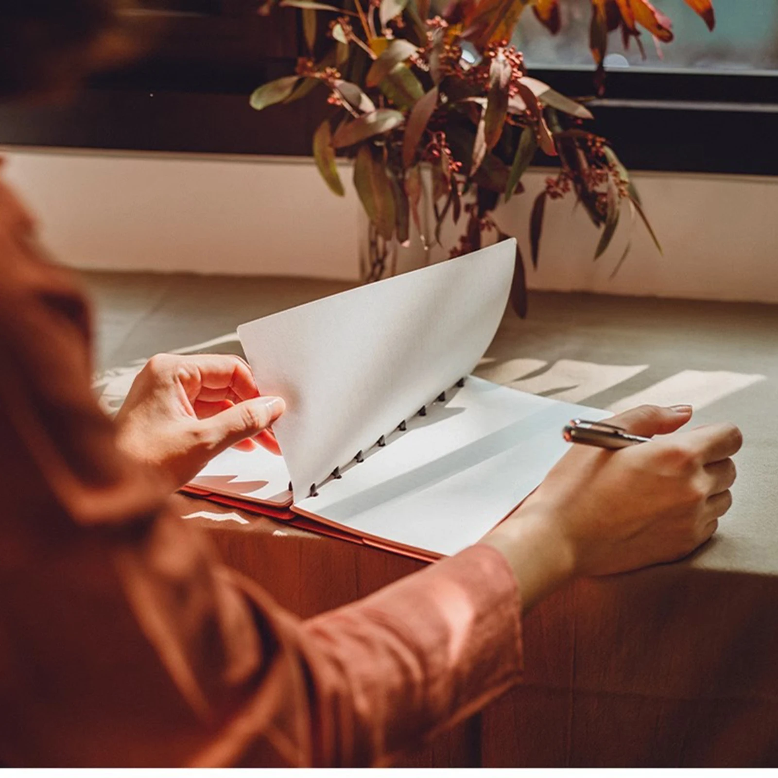 【New】KW-triO Handheld DIY Mushroom 4 Holes Punch Puncher Paper Cutter with Ruler 3 Sheets Punch Capacity for Office Home School