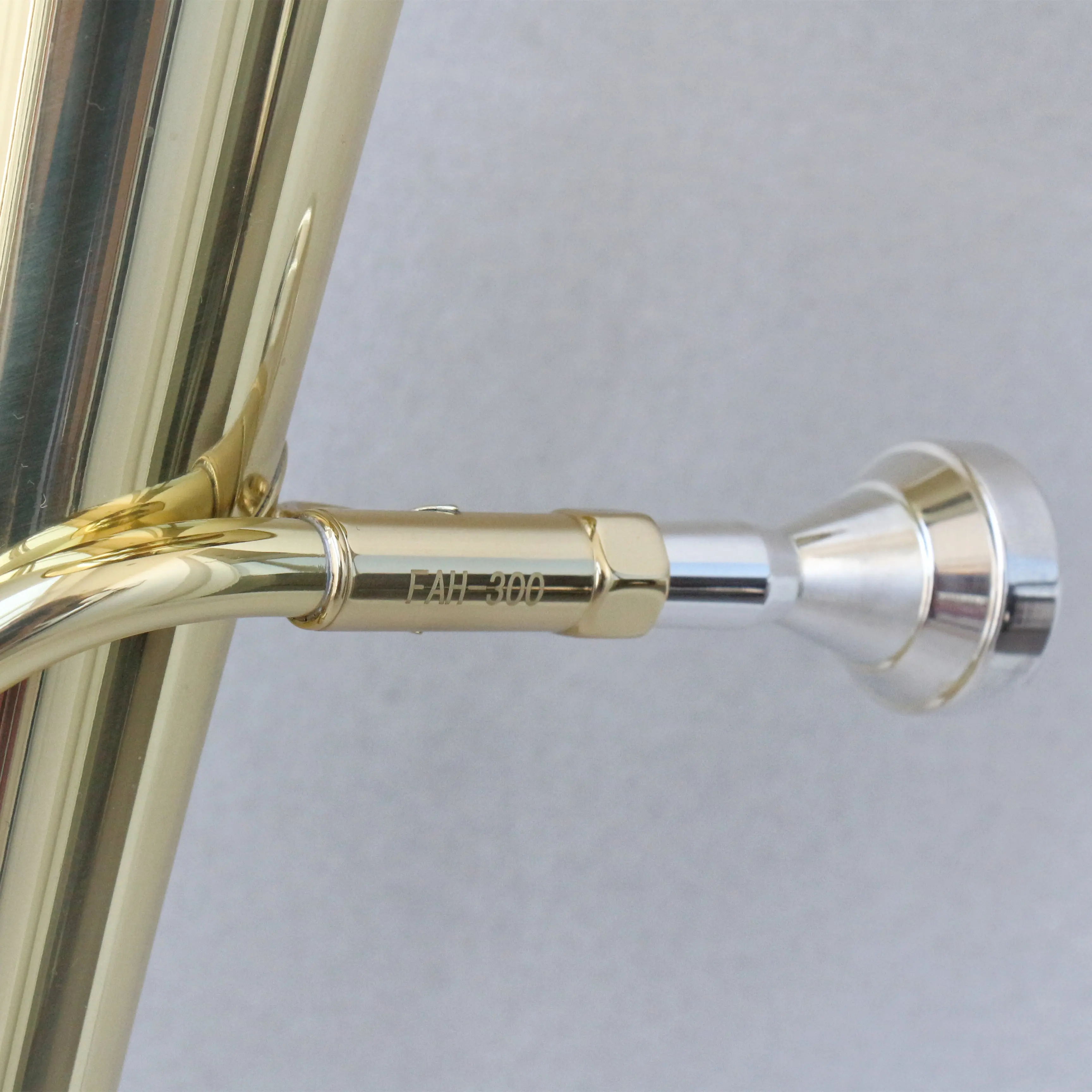 Musical Instruments High Quality Chinese Alto Horn Gold Lacquered Alto Horn