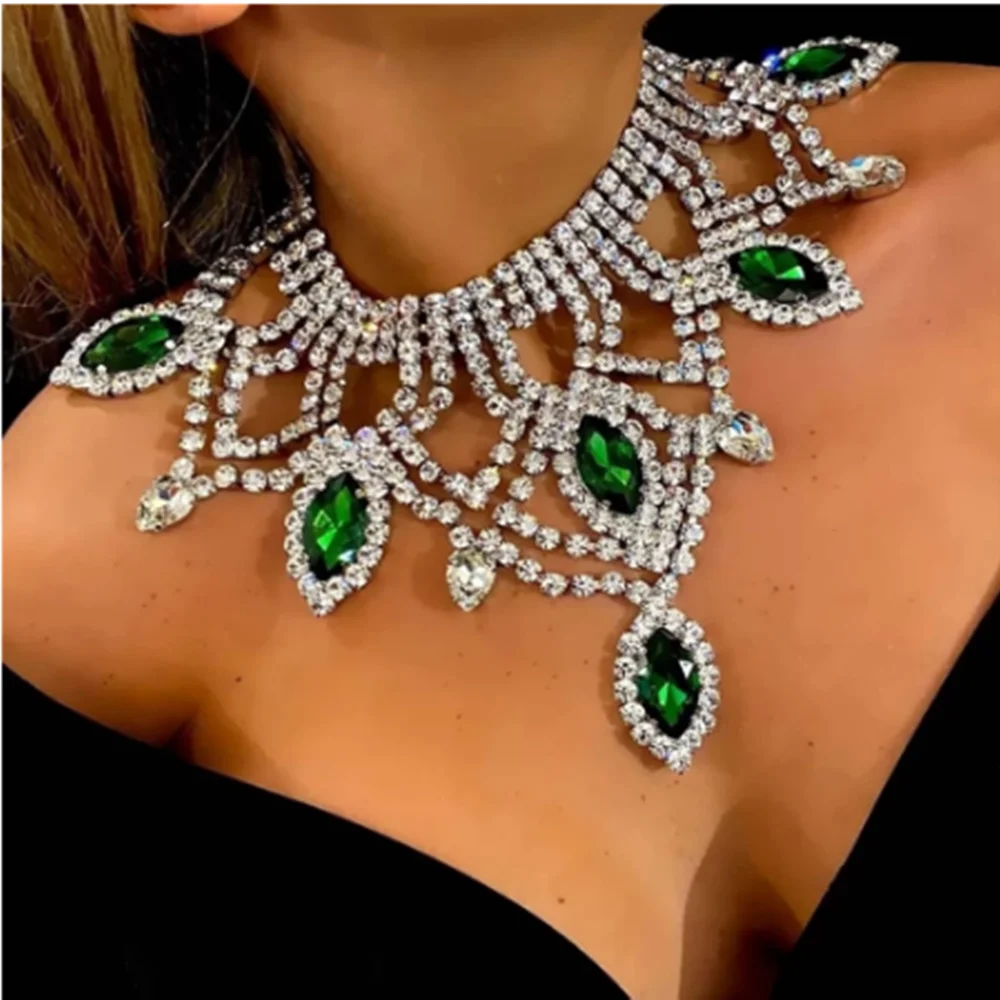

Fashion, luxury, shiny, colorful Rhinestone hollow necklace, women's wedding jewelry, luxury water drop Crystal Pendant Necklace