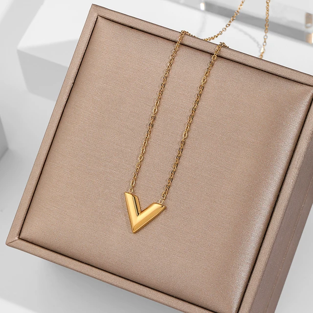 Fashion Brand V Letter Pendant Necklace For Woman Stainless Steel