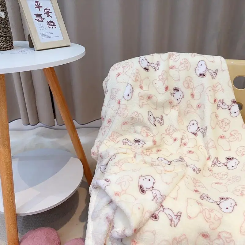 

Kawaii Cute Cartoon Snoopy Blanket Flannel Student Office Sofa Rest Nap Warm Soft Comfort Printed Dormitory Bed Sheets for Girls