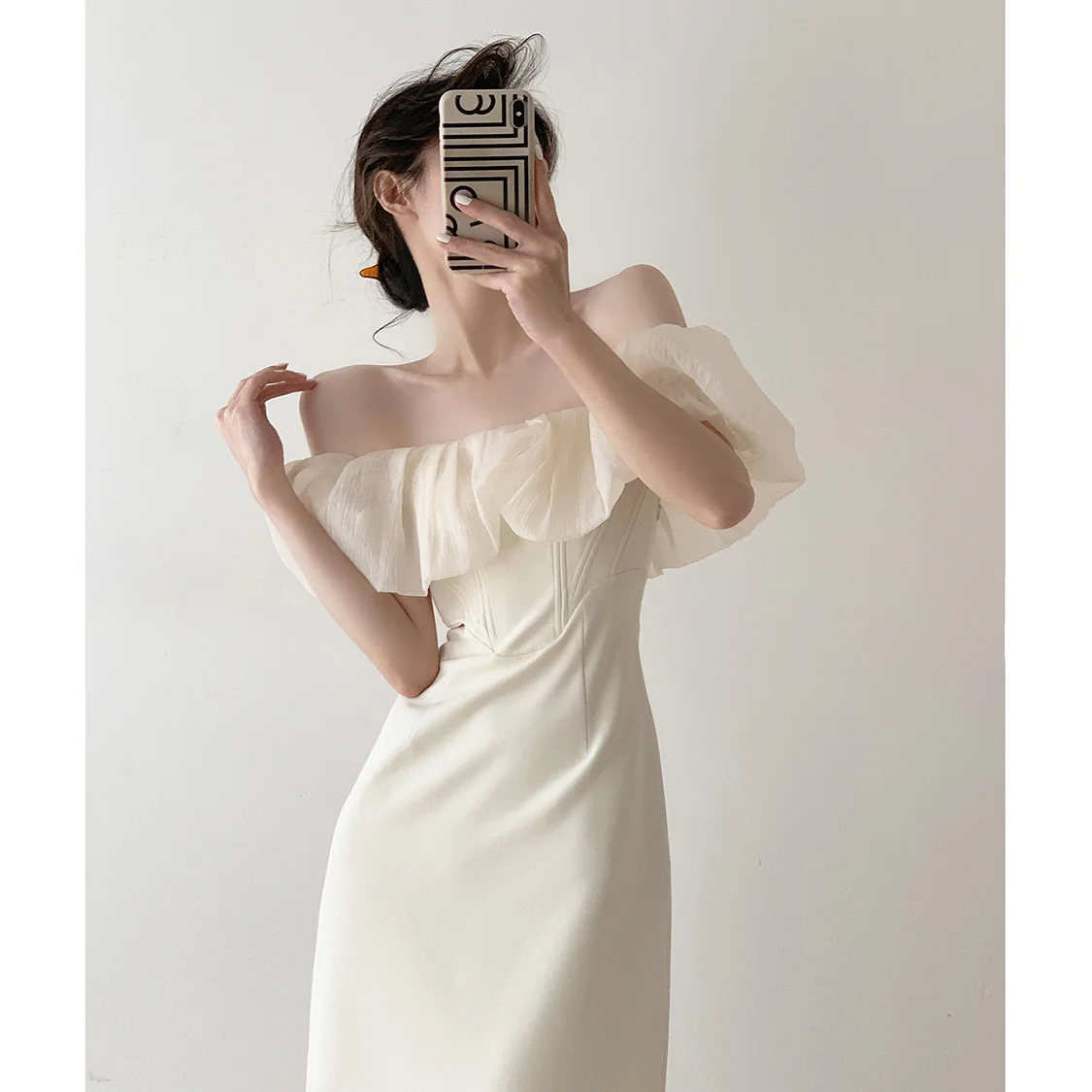 

Yinsi Strapless one shoulder dress, light luxury design sense, minority high-end celebrity temperament, waist tight, thin dress