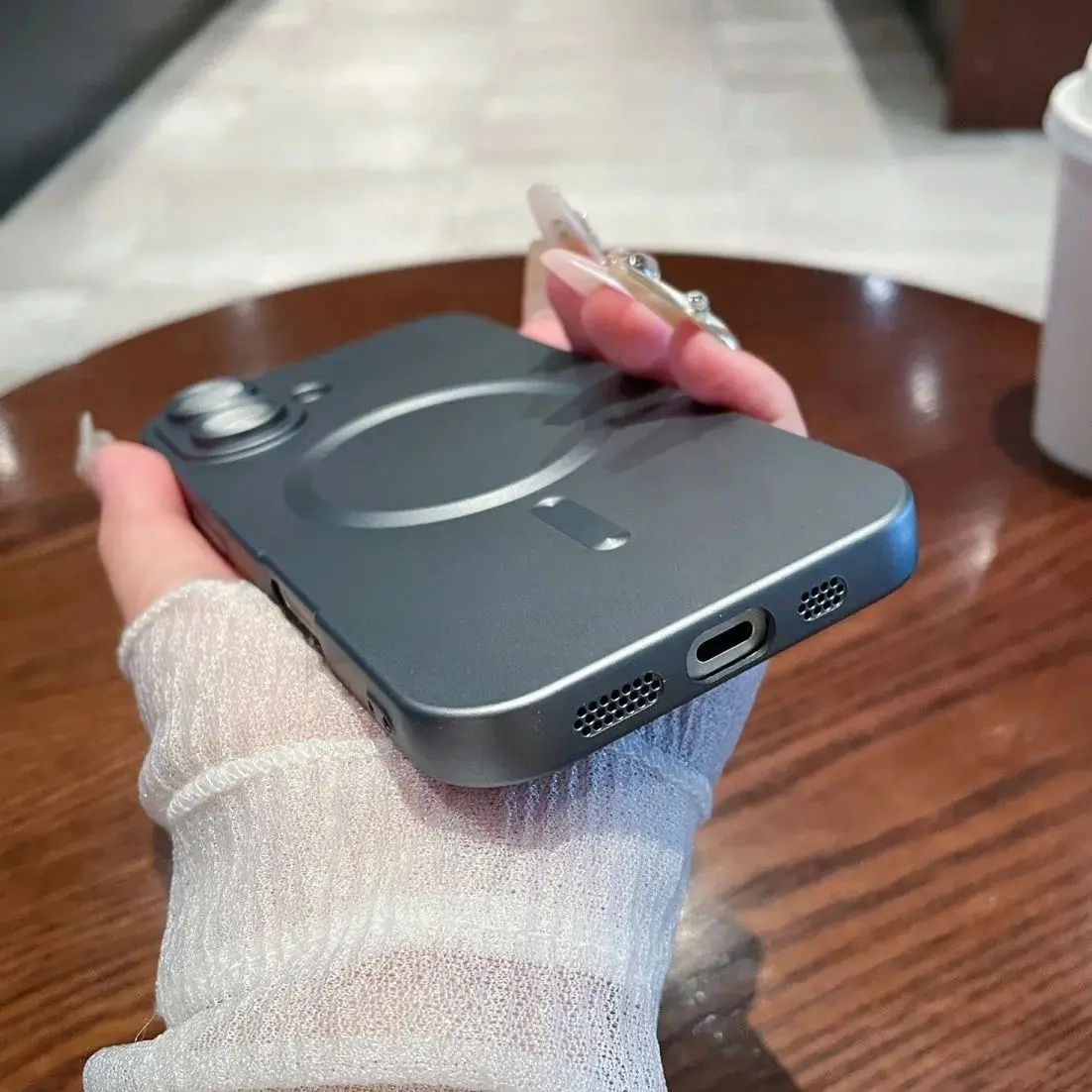 Metallic Paint Magnetic Silicone Case with Solid Color Finish