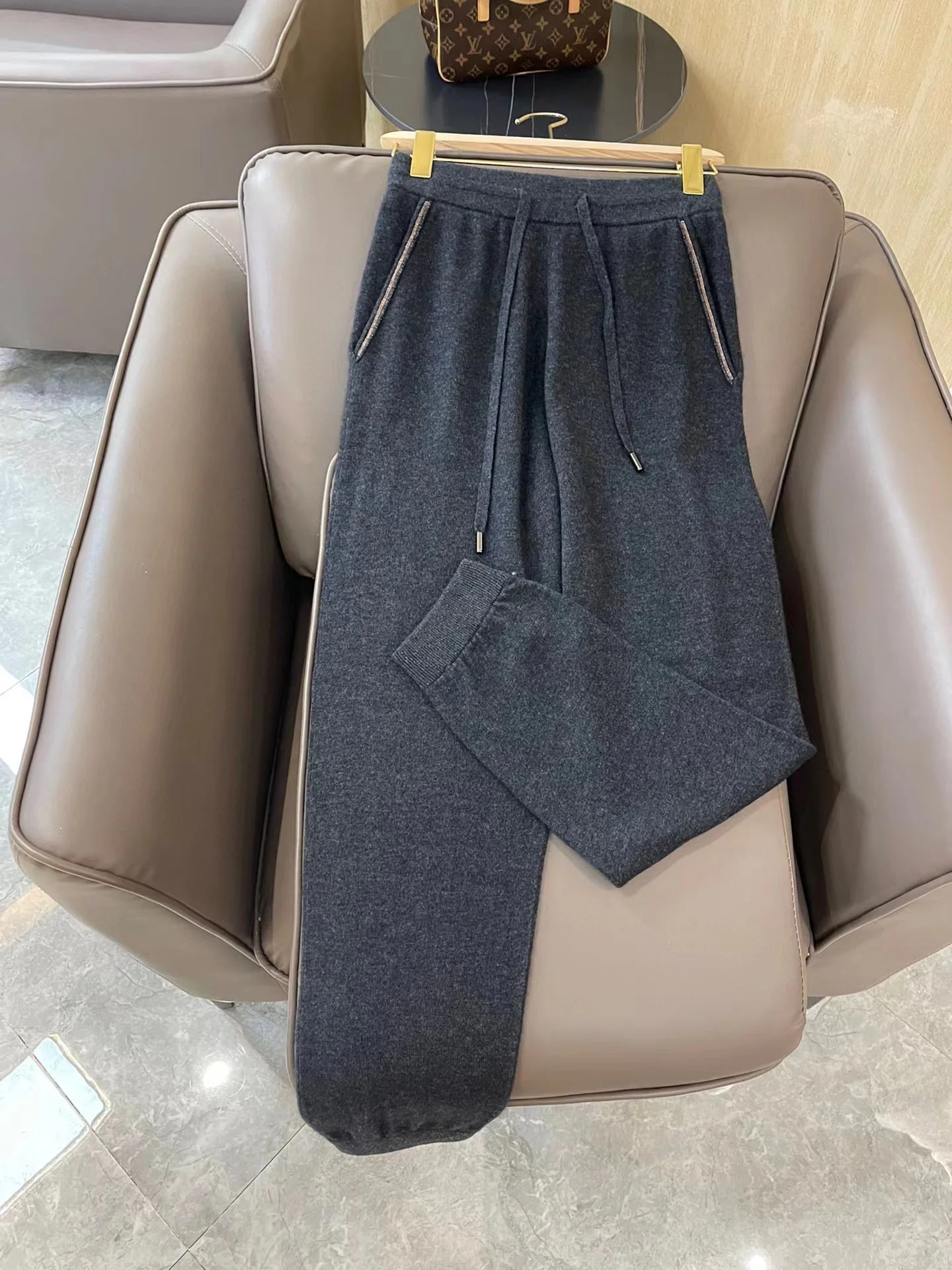 Рисунок 4 - 100% кашемировый трикотажный спортивный