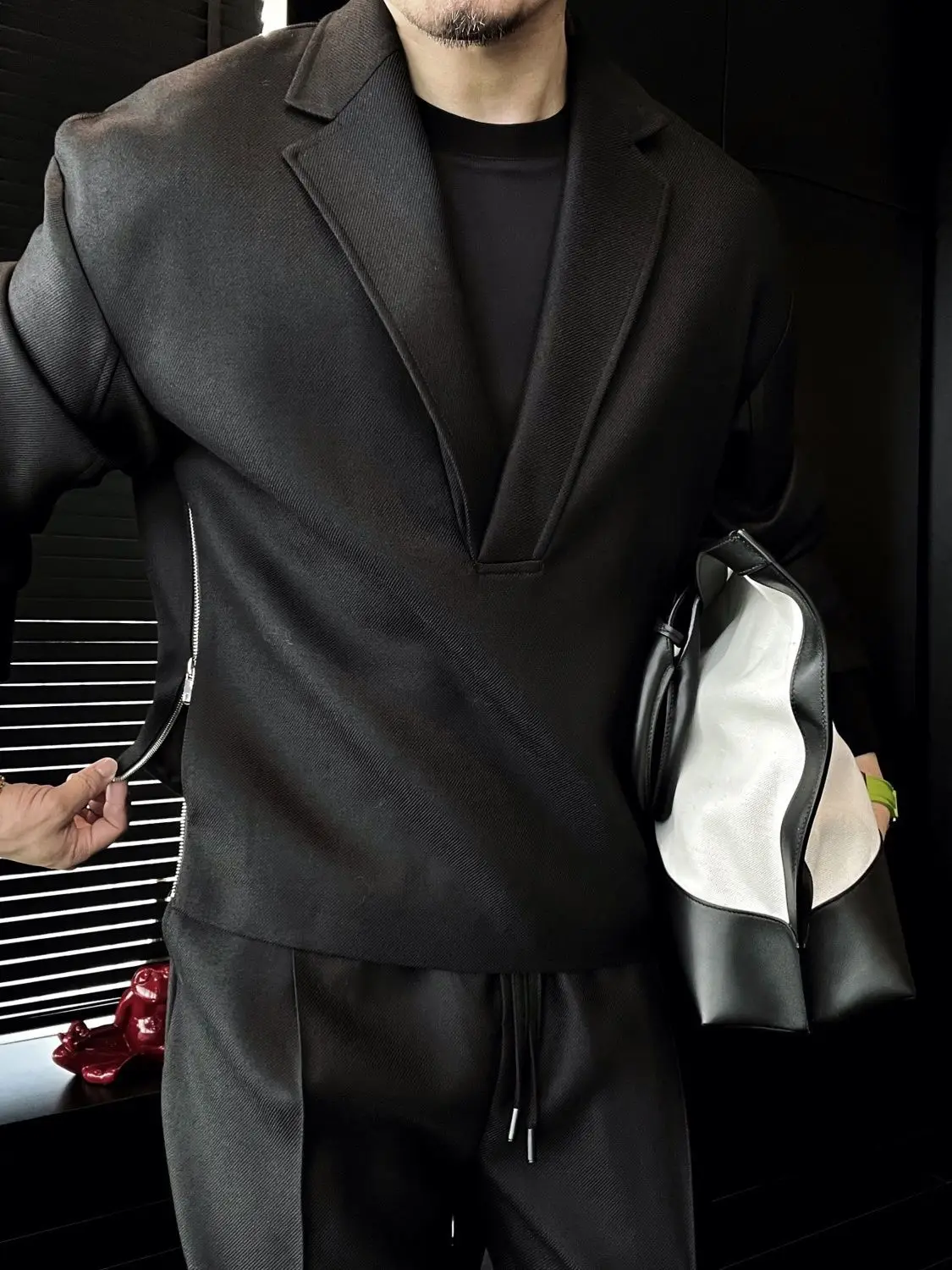 Casual and Simple Men Solid Color V-neck Side Zipper Suit 4