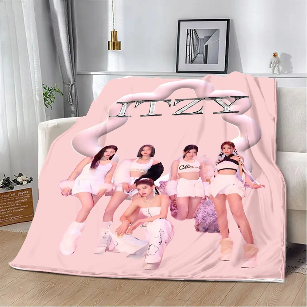 KPOP ITZY Printed Blanket for Bed Sofa Armchair Picnic Blankets Warm Blanket Comfortable Blanket Home Travel Birthday 4