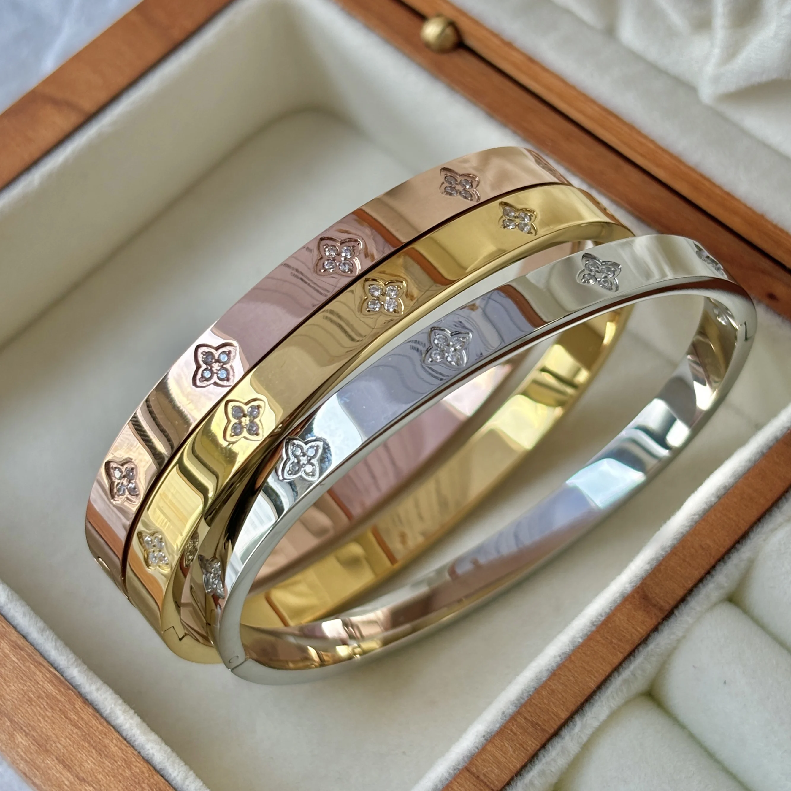 Waterproof Luxury Colorful Cubic Zirconia Bangles Stainless Steel Open Bracelet Bangle 18k Plated Fashion Jewelry Women bangle bracelet stainless steel bracelet crystal bracelets zircon bracelet zirconia bangle