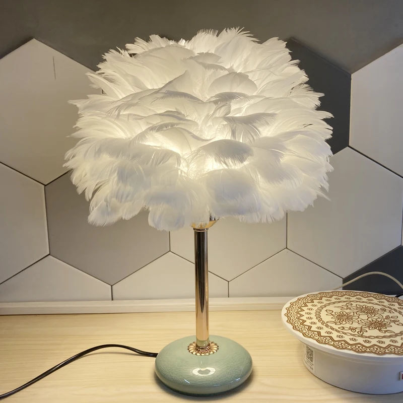 

Modern feather ceramic bedroom bedside lamp Nordic ins wind princess warm fashion omnipresent children's room lamp