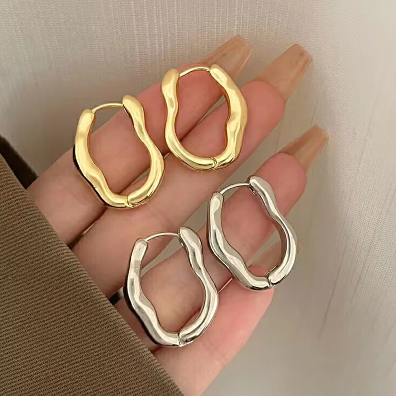 

Vintage Geometric Thick Metal Hoops Earrings for Women Exaggerated Irregular Gold Color Piercing Earrings Party Jewelry 2024