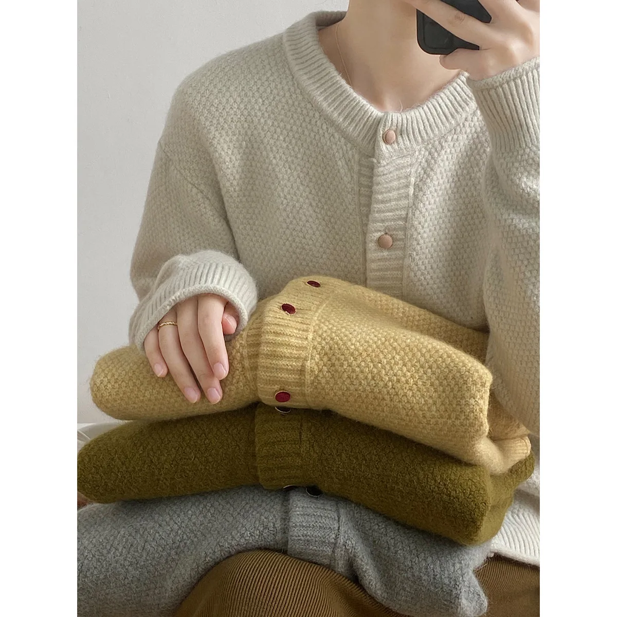 

Lazy Round Neck Knitted Sweater Female 2022 Winter New Simple Long-Sleeved Loose Cardigan Jacket