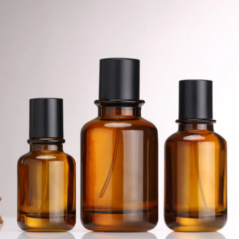 10Pcs 30/ 50Ml Bottiglie Di Profumo In Vetro Marrone Bottiglie Spray Vuote Con Tappo In Legno Crimp Nick Bottiglia Di Profumo Atomizzatore Bottiglia A