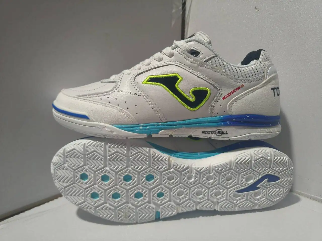 Professional indoor football shoes anti-slip wear leather