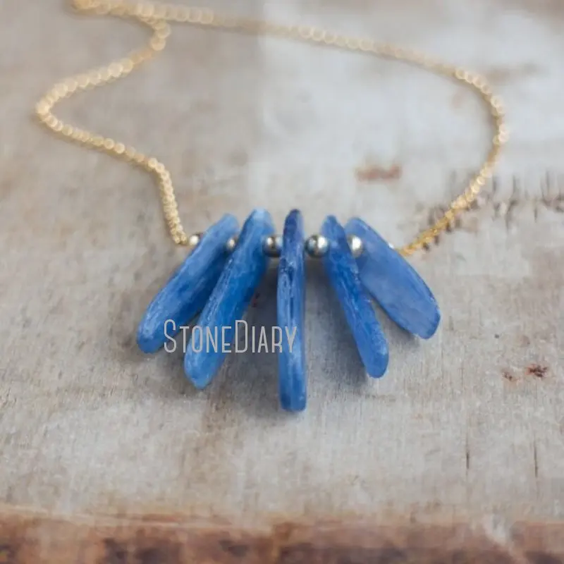 

NM42382 необработанное синее кианитовое ожерелье с кулоном кианита эффектное ожерелье ГОРЛОВАЯ ЧАКРА хрустальные ювелирные изделия позолоченное ожерелье