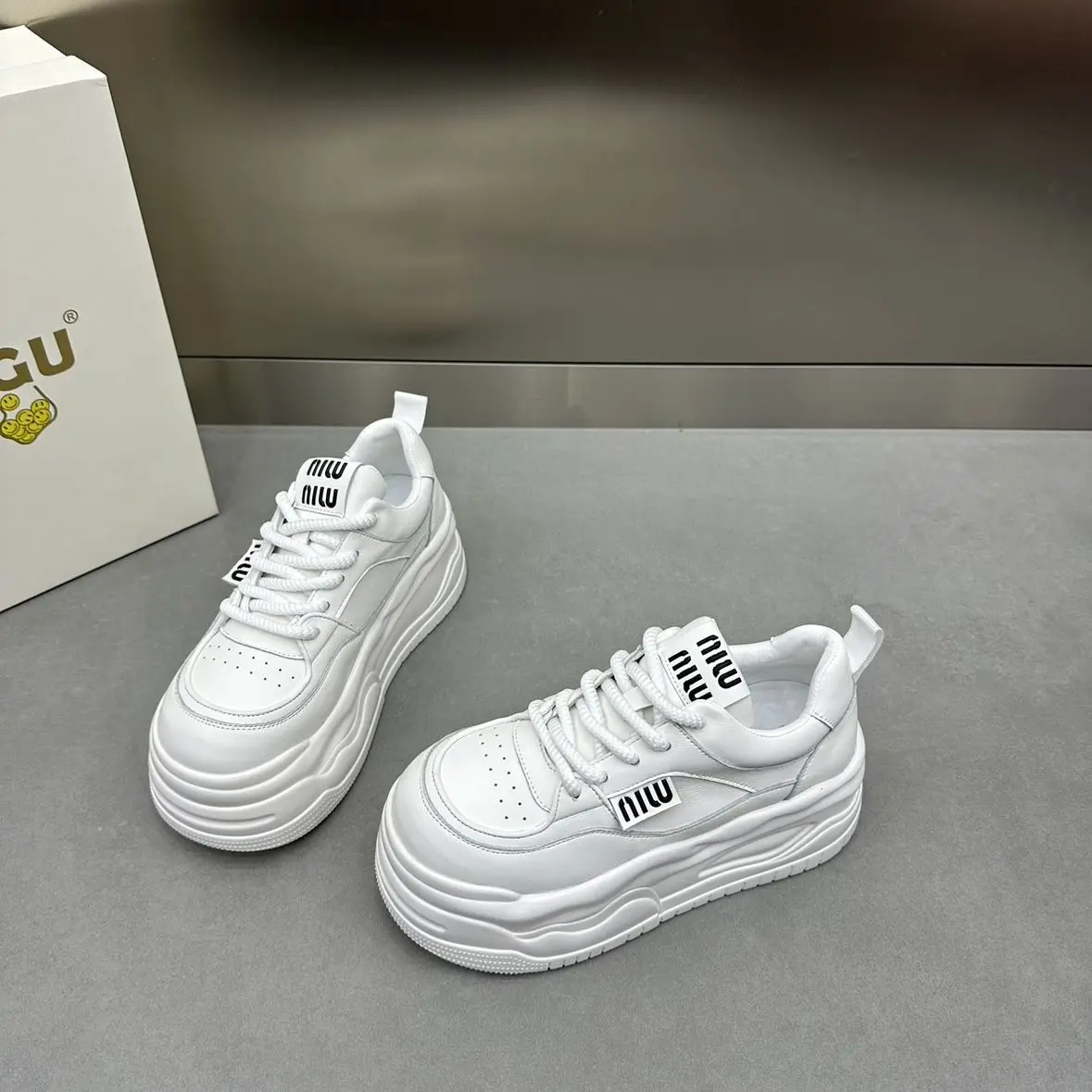 2024 Spring New Platform Height Increasing Comfortable Leisure Sports Color Matching Muffin White Shoes for Women