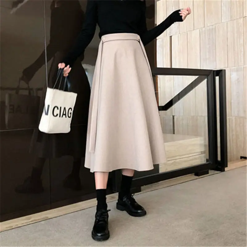 

Юбка женская трапециевидная с завышенной талией, до середины икры