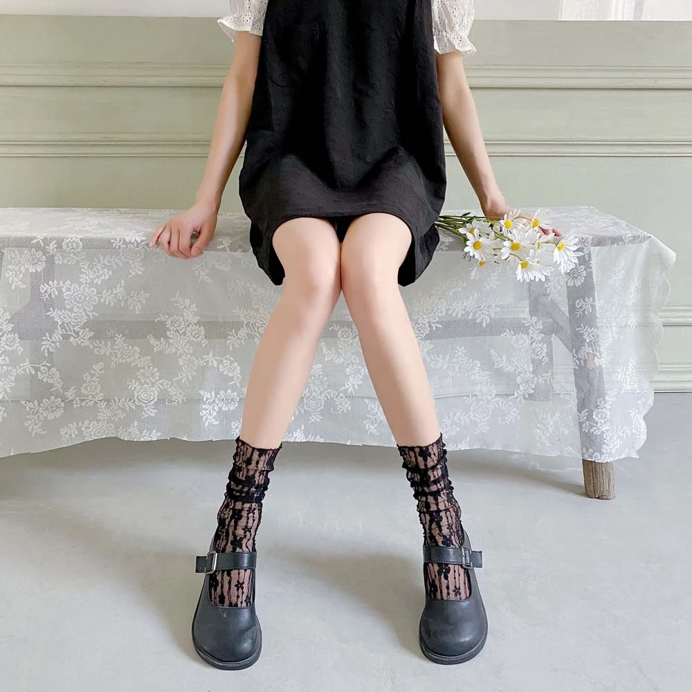 Girls' Fashion Summer Hollow Out Soft Fresh Lace Flower Chic Socks Ladies Breathable Mesh Thin Sokken for Fashion Socks