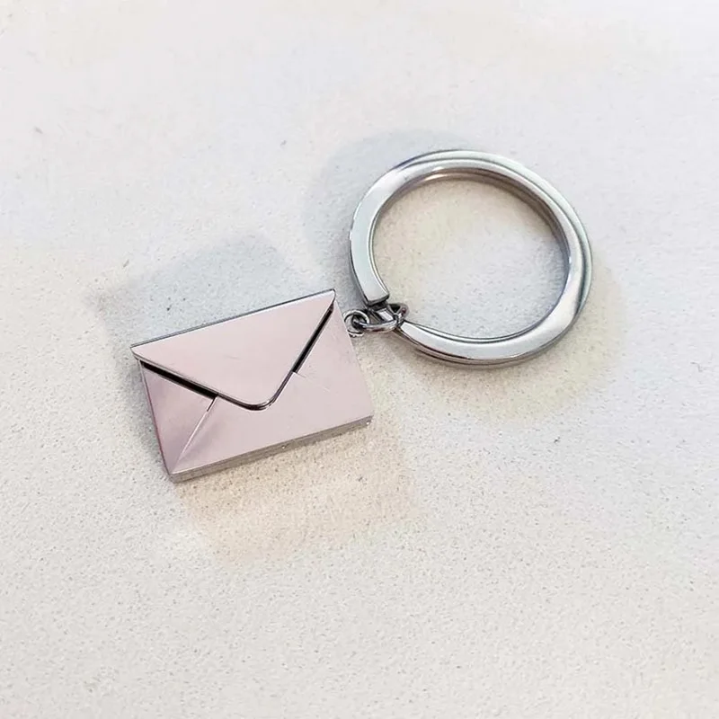 Kişiye Özel Fotoğraflı Zarf Anahtarlık - Özel Olarak Kazınmış Gizli Mektuplar Anahtarlık - Çiftler ve En İyi Arkadaşlar için Benzersiz Romantik Hediye