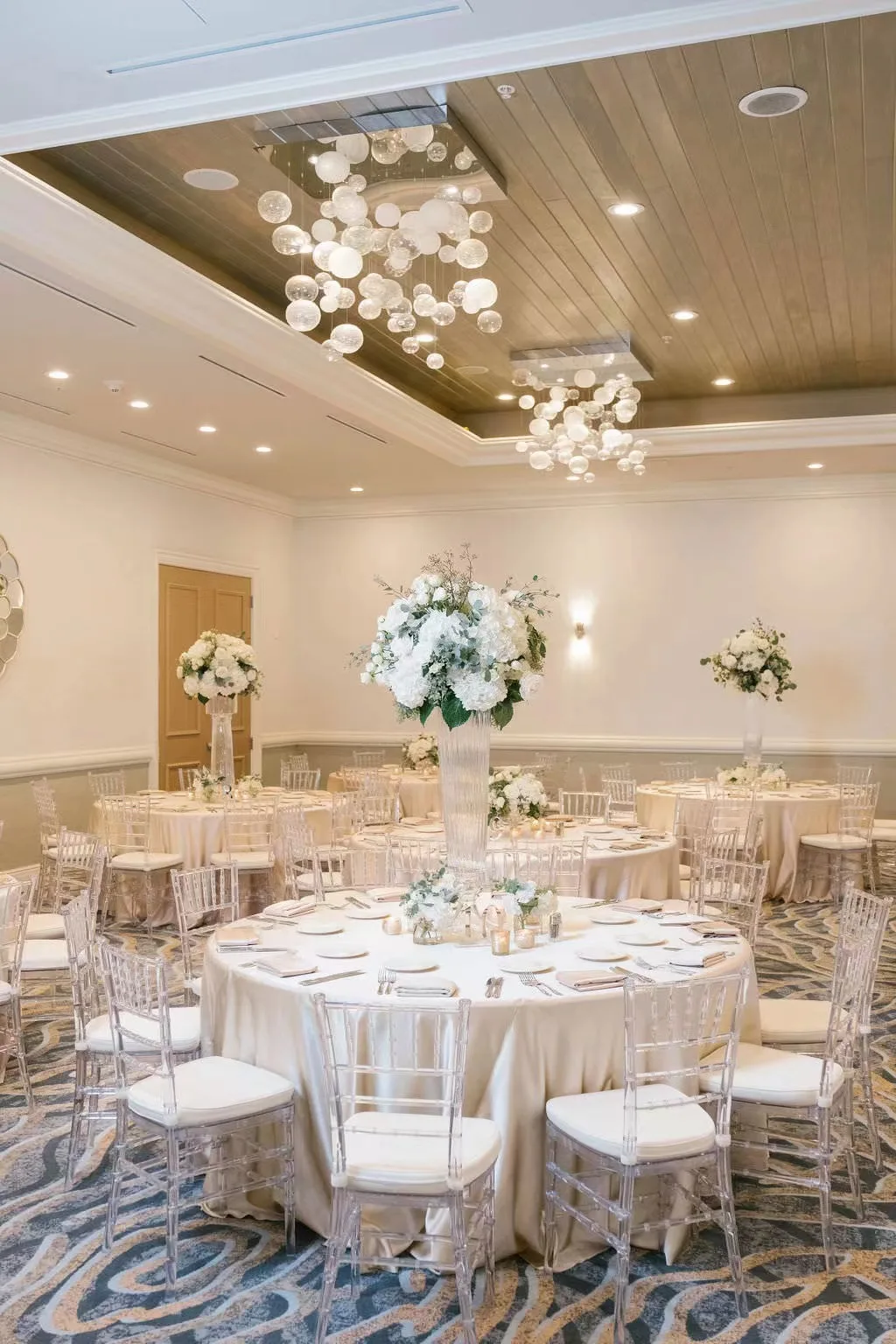 Description Picture 5 of item4 Pcs or 100pcs Transparent Detachable Wedding Resin CHIAVARI  Chair Chiavari for Outdoor Moment Party Gathering in Hotel House