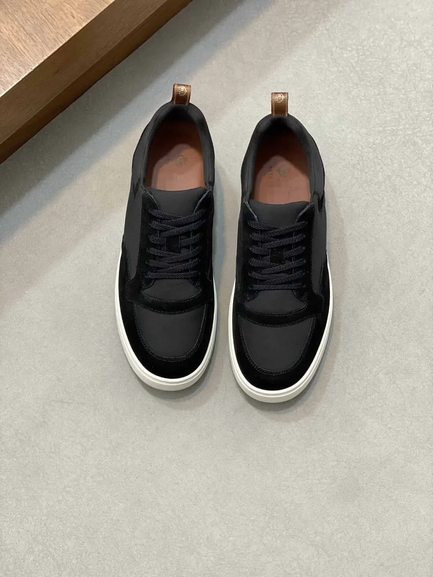 

2024 DIKU Men's Sports Shoes Coach Competition Breathable Fashion Casual Size38-46 Leisure Sports Shoes
