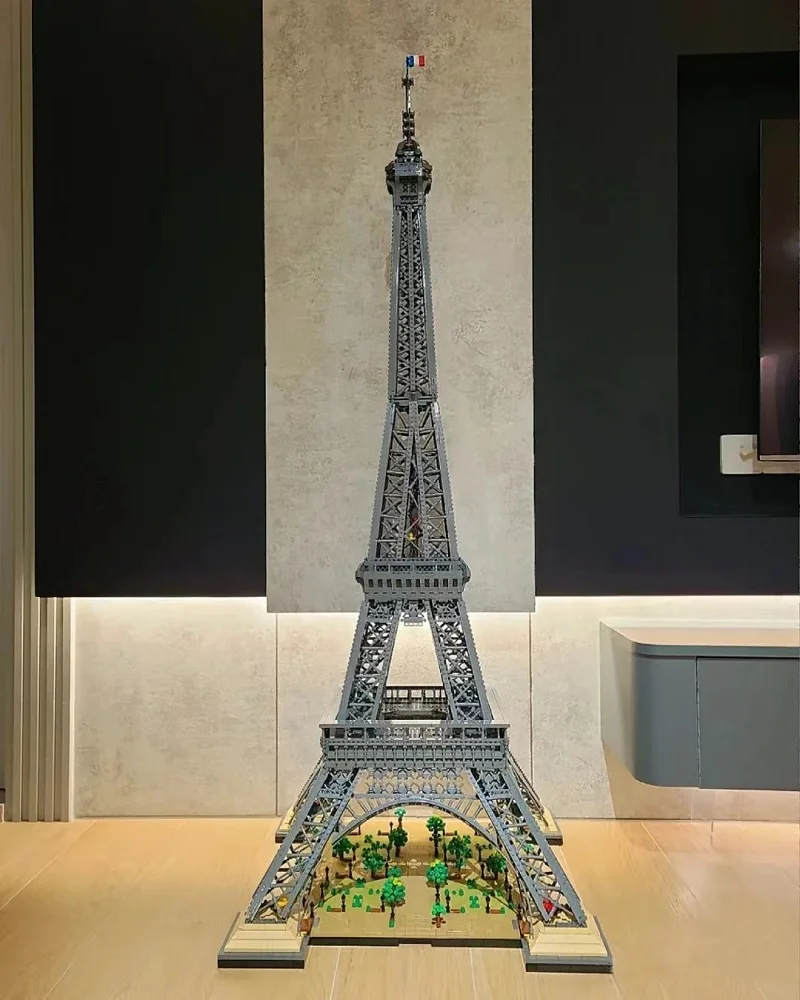 

2022 NEW ICONS Biggest Eiffel Tower Set 10307 10001pcs PARIS 1.5M World architecture Building Blocks Bricks Toys For Adults Kid