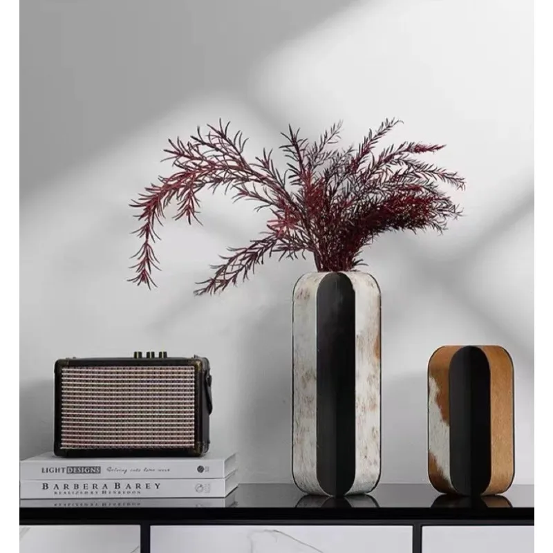 

Modern simple metal horsehair braided pattern vase creative ornaments tabletop living room decoration model room