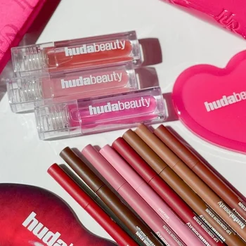 Set di penne per labbra a 8 colori Set di lucidalabbra a lunga durata impermeabile resistente al sudore Facile da colorare Non sbiadisce Set di lucidalabbra per trucco di bellezza