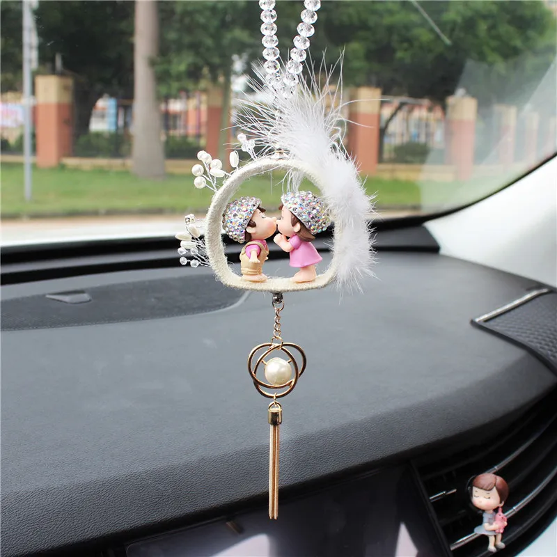 Ciondolo per Auto diamante coppia Action Figure Gadget specchietto  retrovisore per interni Auto Funny Pink Cute Women Decor accessori per  cruscotto