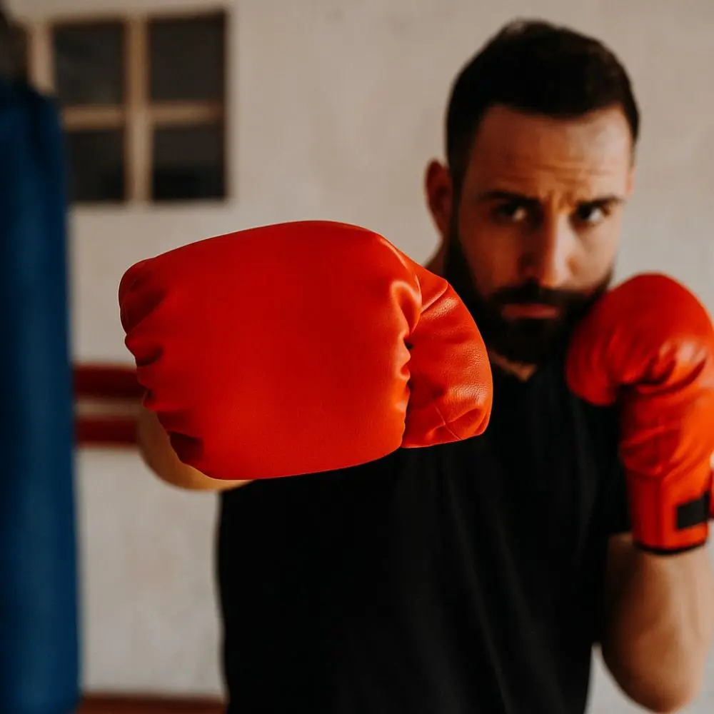 High Quality Red Boxing Gloves 10oz PVC Full Finger Gloves Comfortable Breathable Boxing Equipment Combat Sanda Fight With