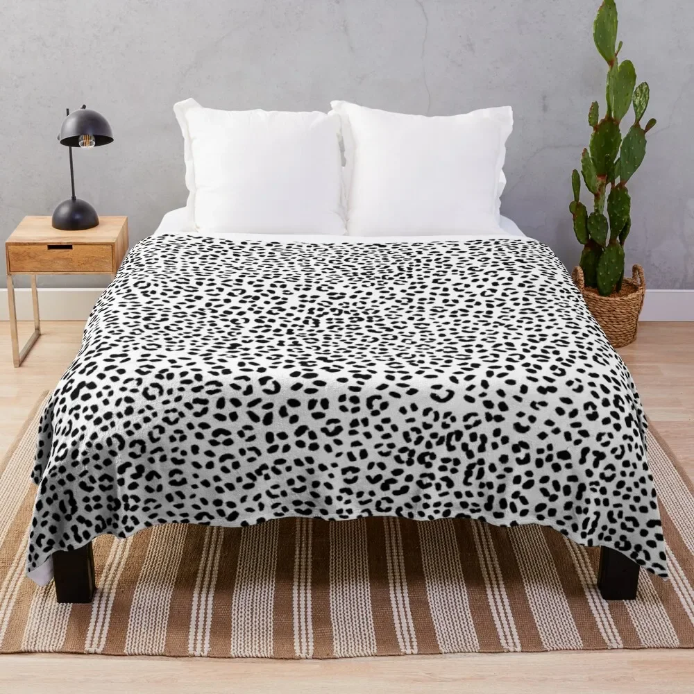 

Black and White Snow Leopard Pattern Throw Blanket Beach Flannel Hairy Blankets