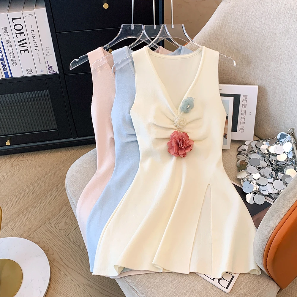 

2024 Summer Women 3D Floral Design Camisole Vest Tops Lady French Fashion Slim Fit Split T-shirt Sleeveless V-neck Pullover Tee