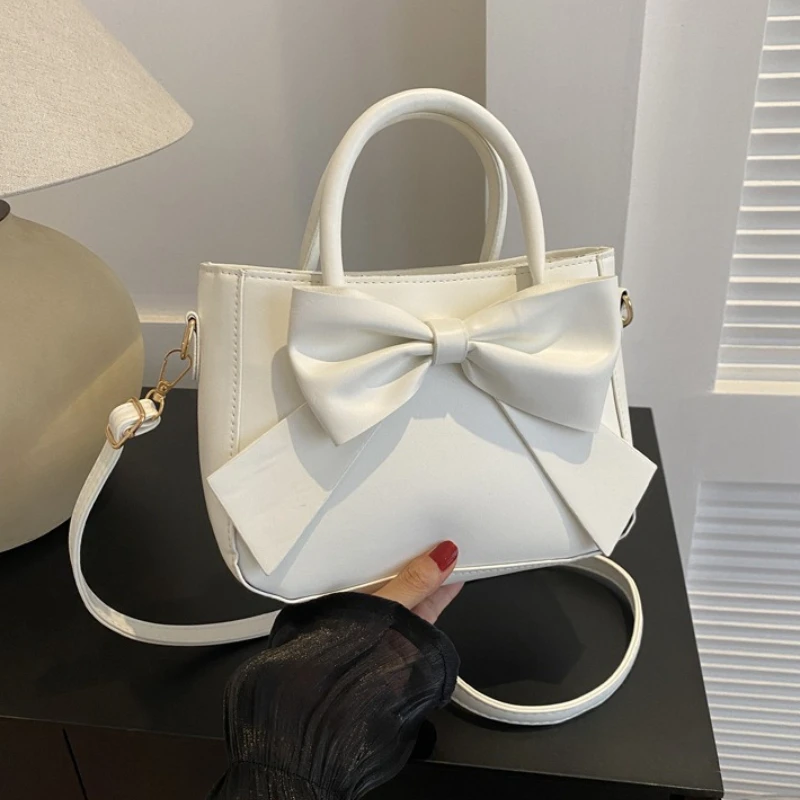 Elegante Kunstleder-Tragetasche mit Großer Schleifendetail-Schulterriemen-Tasche, Konvertierbare Umhängetasche mit Obergriff für Damen