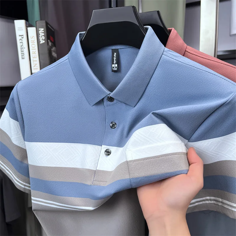 Hochwertiges Marken-Poloshirt aus Seide und Baumwolle mit kurzen Ärmeln bequemes atmungsaktives Herren-T-Shirt Sommer-Design mit Tasche gestreiftes Freizeit-Oberteil