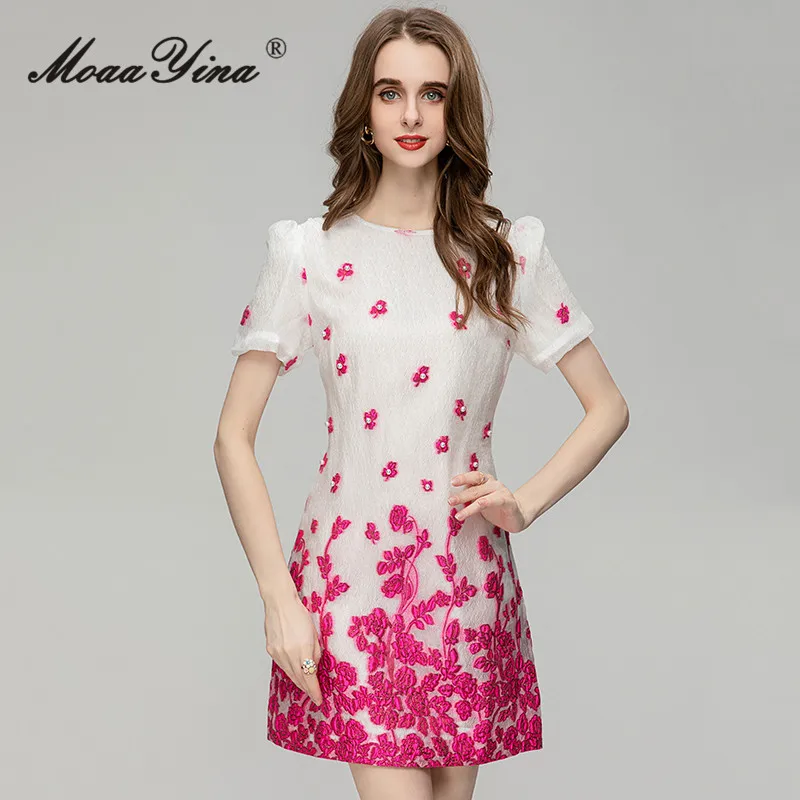 

MoaaYina Fashion Runway Summer Luxury Loose Dress Women's O-Neck Floral Embroidery Diamonds Elegant Party Beige Mini Short Dress