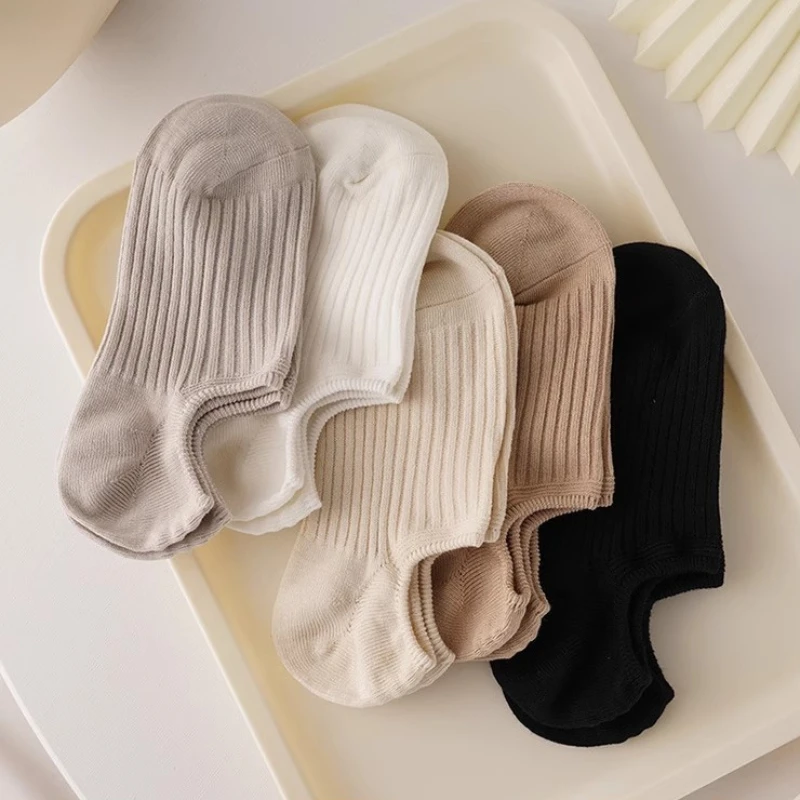 Woman Socks 5 Pairs Vertical Strip Solid Color Light Mouth Cream Invisible Boat Socks