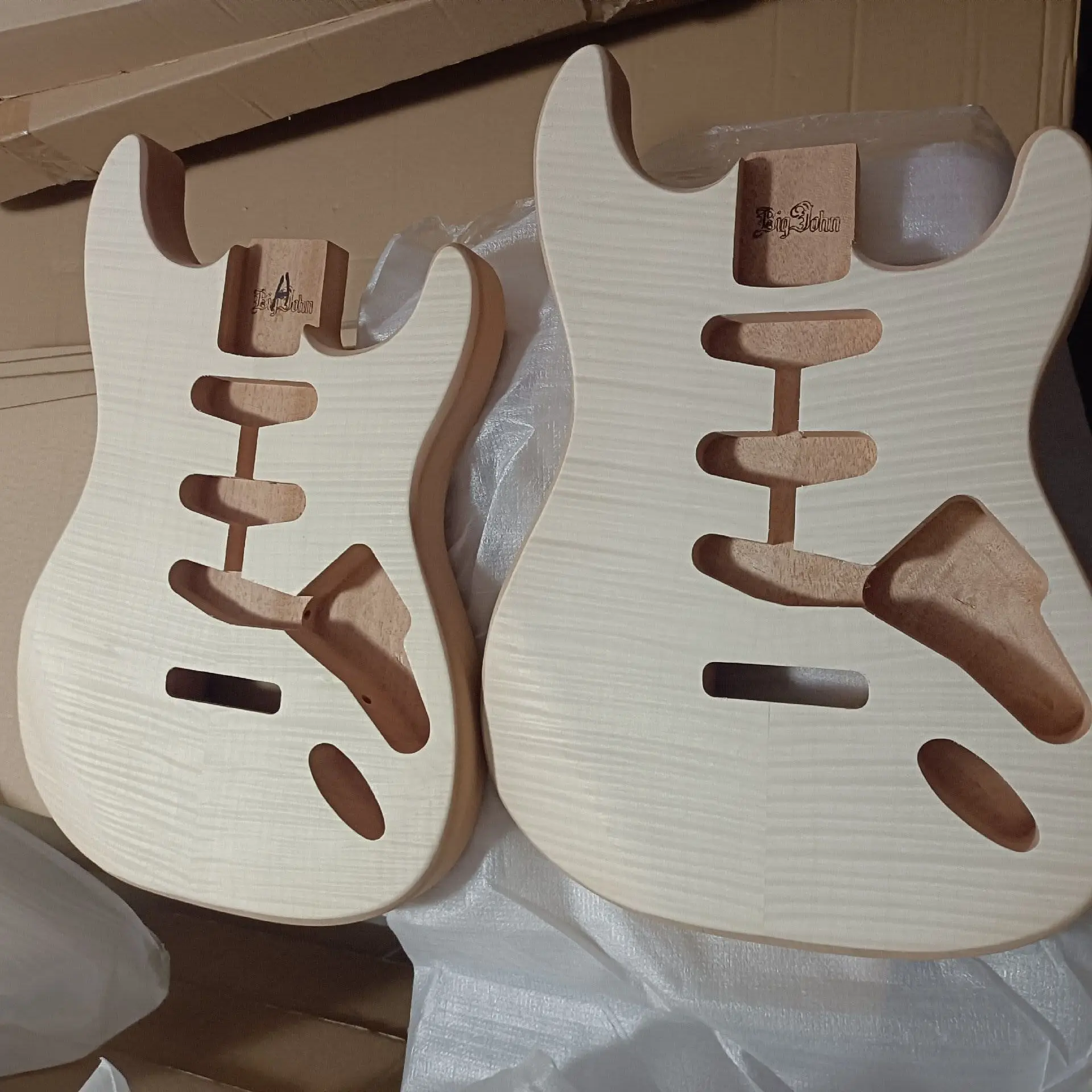 

1 Pcs New Electric Guitar Body Unfinished One-Piece Mahogany Flame Maple Veneer DIY Guitar Kit Part Handmade Barrel