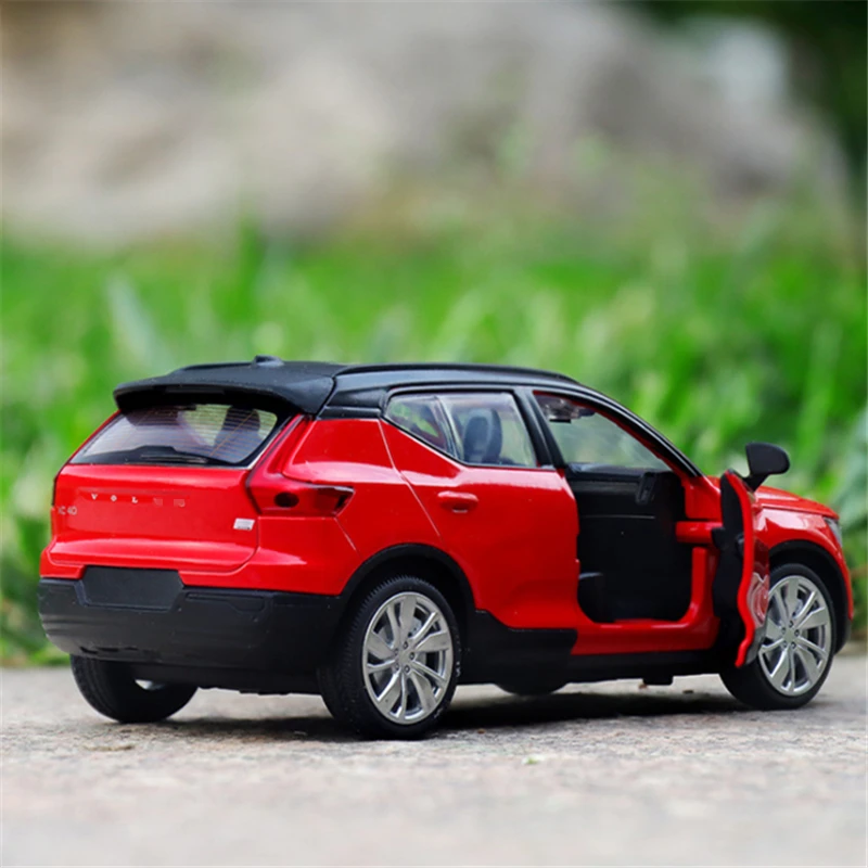 1:32 VOLVOs XC40 Alloy Car Model Diecast & Toy Vehicles Metal Car Model Sound and Light Collection Simulation Childrens Toy Gift 5