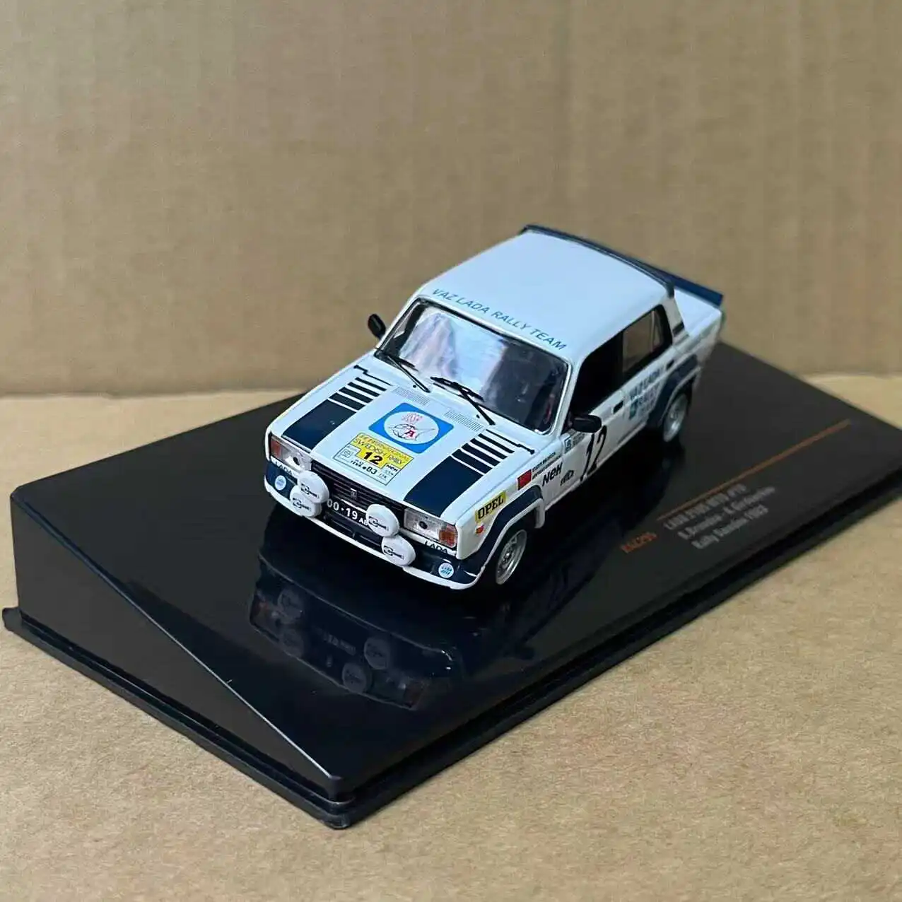 Miniature Ixo – Lada 2105 VFTS 1983 (blanche) 1/43