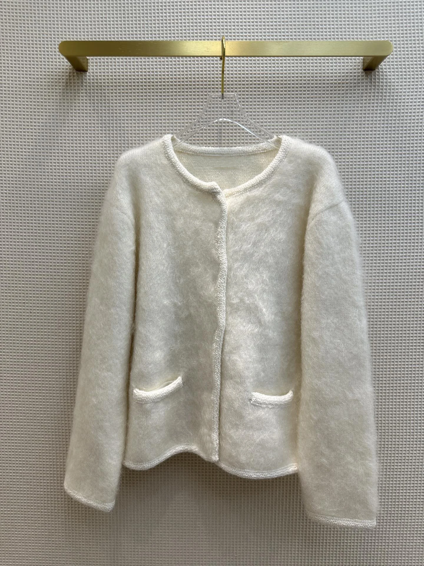 

Early fall new mohair round neck cardigan soft waxy waxy cream apricot upper body warm and girly