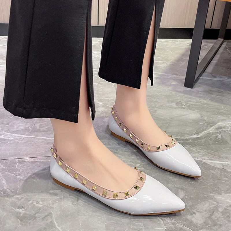 

2023 Summer New Women's Shoes Brand Design Point Toe Rivet Flat ladies Professional Low Heels Casual Shoes Zapatos de Mujer